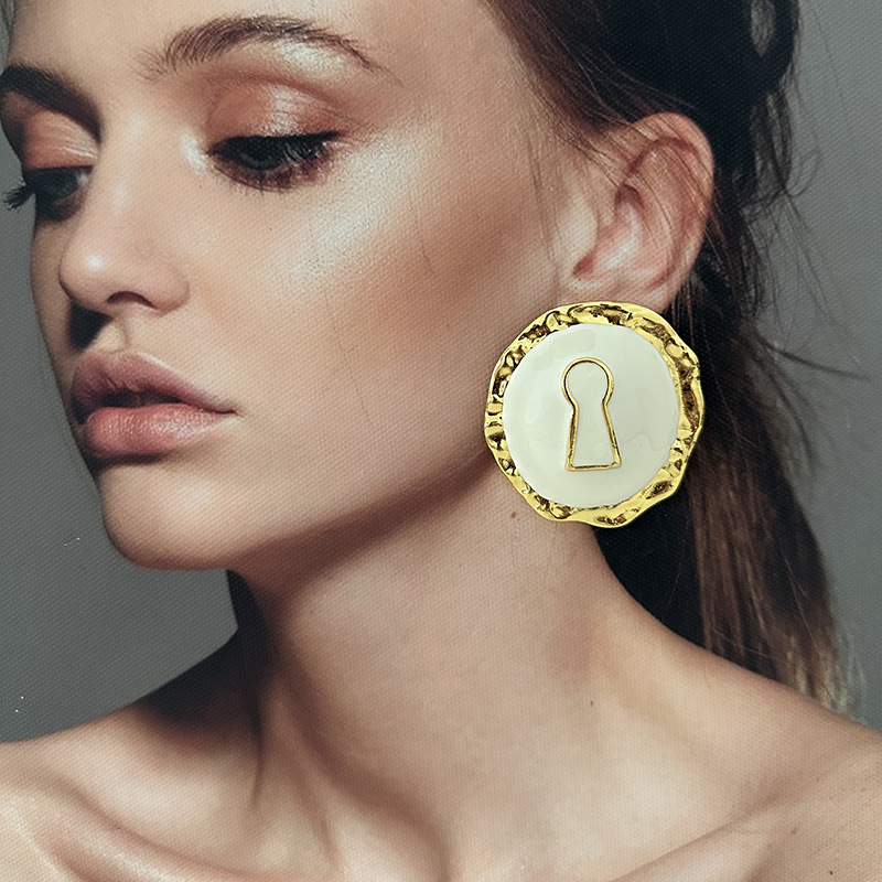 Преувеличенные черные эмалиров – обзор и цена Vintage Fashion Collection